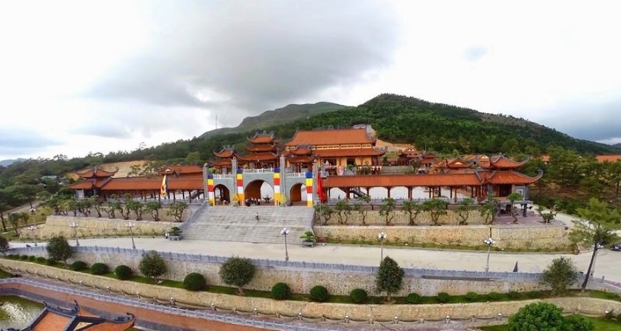 Tour Côn Sơn - Kiếp Bạc - Cửa Ông - Yên Tử 2 Ngày 1 Đêm
